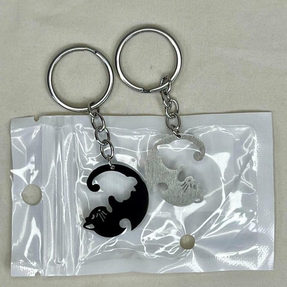 2 cat keychains that fit together like puzzle pieces or ying yang symbol - Picture 3 of 7
